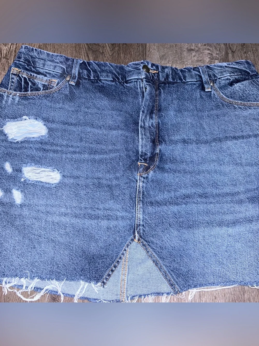 Good American Cut Out Mini Skirt Size 15 - Picture 4 of 10